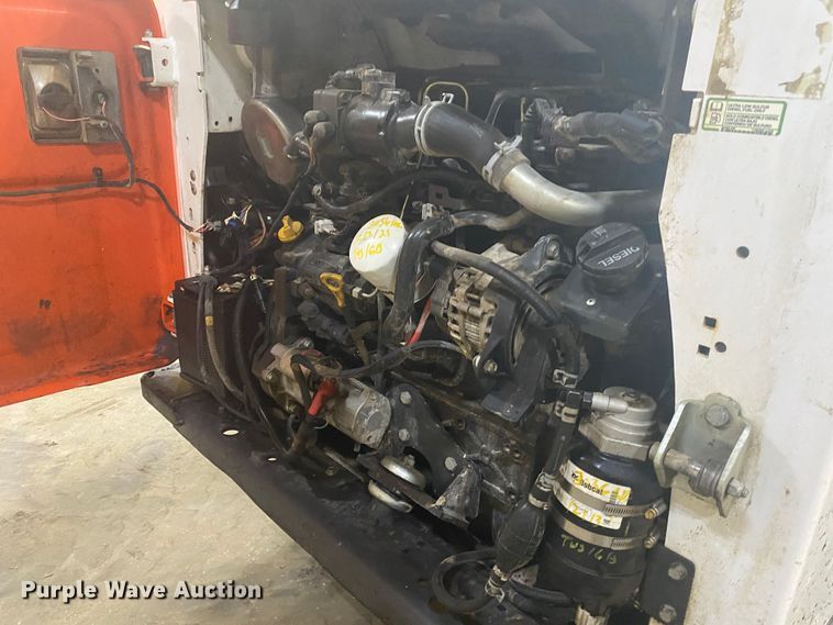 image for item DM4043 2019 Bobcat S740  skid steer loader