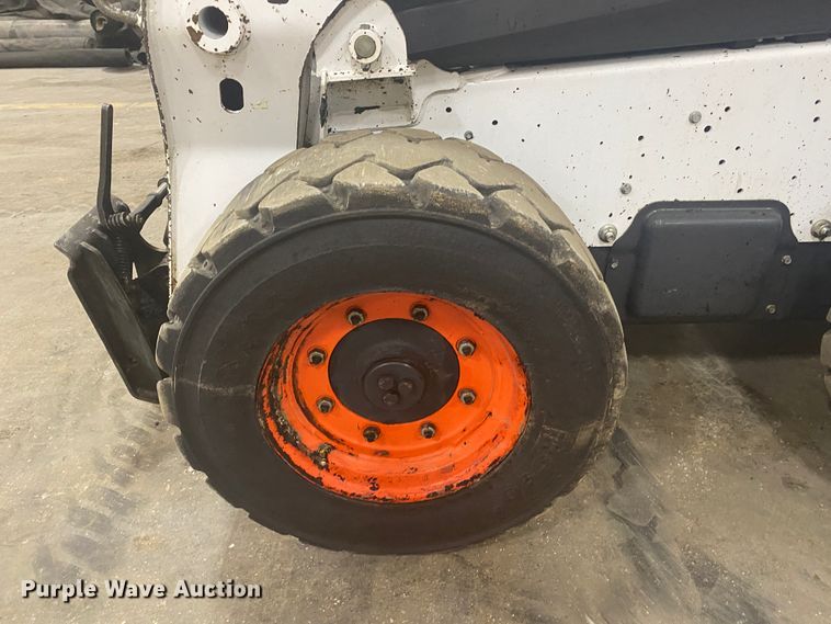 image for item DM4043 2019 Bobcat S740  skid steer loader