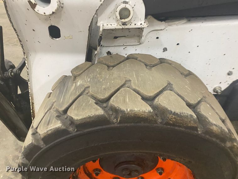 image for item DM4043 2019 Bobcat S740  skid steer loader