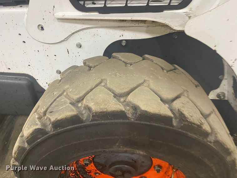 image for item DM4043 2019 Bobcat S740  skid steer loader