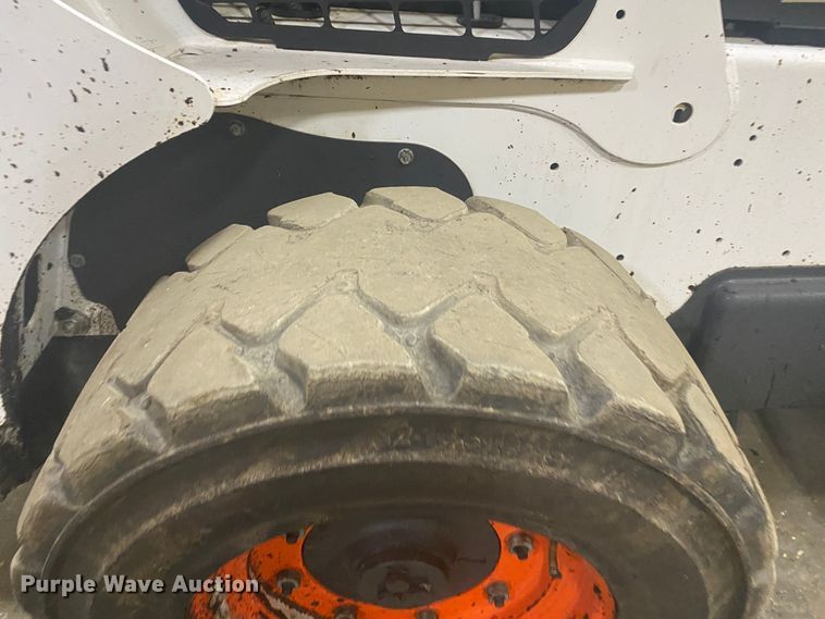 image for item DM4043 2019 Bobcat S740  skid steer loader