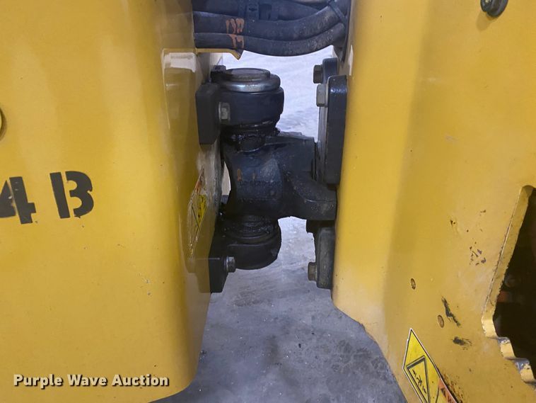 image for item DM4044 2015 Caterpillar CB34B  double drum vibratory roller