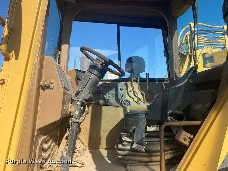 image for item DM4058 1993 Caterpillar 615C Series II  elevating scraper