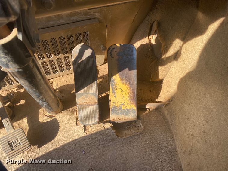 image for item DM4058 1993 Caterpillar 615C Series II  elevating scraper