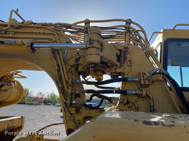 image for item DM4058 1993 Caterpillar 615C Series II  elevating scraper