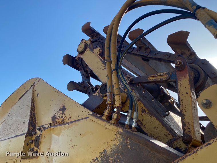 image for item DM4058 1993 Caterpillar 615C Series II  elevating scraper