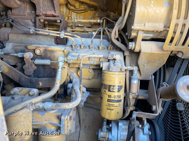 image for item DM4058 1993 Caterpillar 615C Series II  elevating scraper