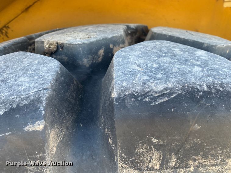 image for item DM4058 1993 Caterpillar 615C Series II  elevating scraper