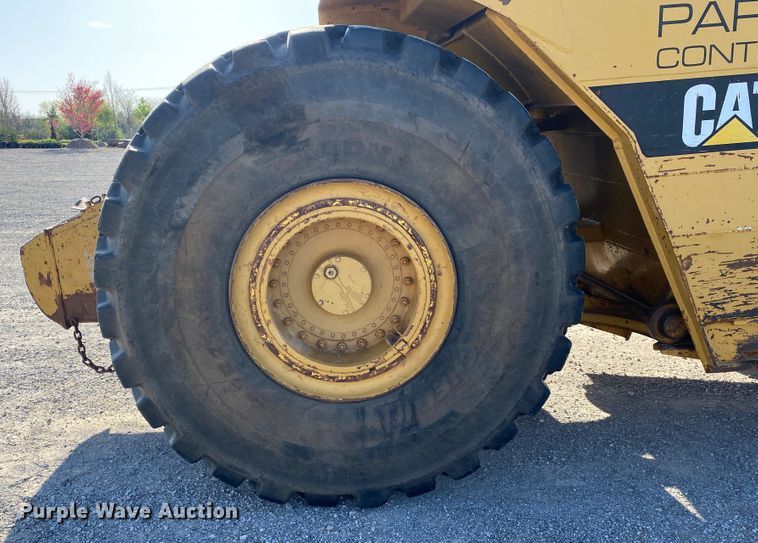 image for item DM4058 1993 Caterpillar 615C Series II  elevating scraper