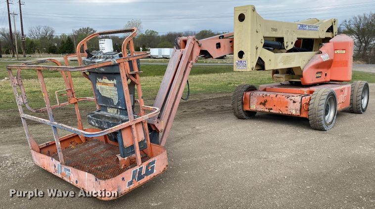 image for item DM4068 2007 JLG E450AJ  boom lift