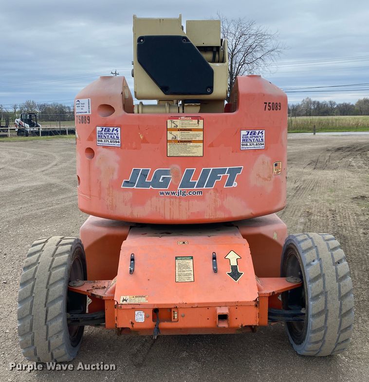 image for item DM4068 2007 JLG E450AJ  boom lift