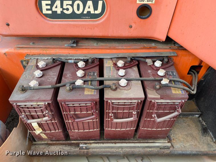 image for item DM4068 2007 JLG E450AJ  boom lift