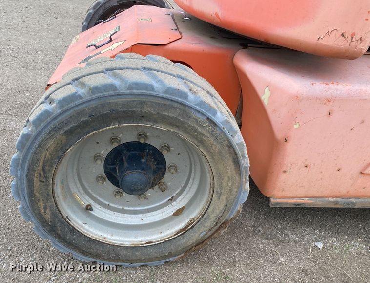 image for item DM4068 2007 JLG E450AJ  boom lift