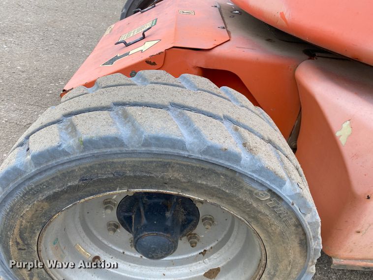 image for item DM4068 2007 JLG E450AJ  boom lift