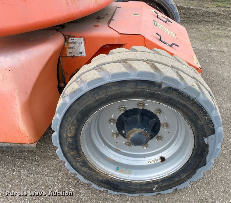 image for item DM4068 2007 JLG E450AJ  boom lift