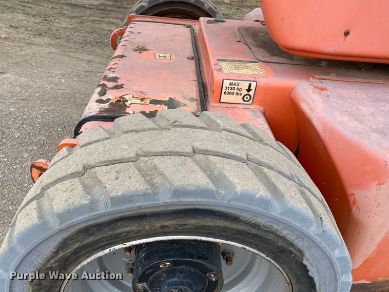 image for item DM4068 2007 JLG E450AJ  boom lift