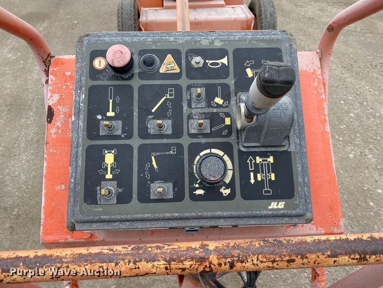 image for item DM4069 1997 JLG 35E  boom lift