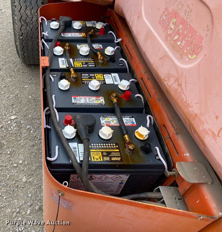 image for item DM4069 1997 JLG 35E  boom lift