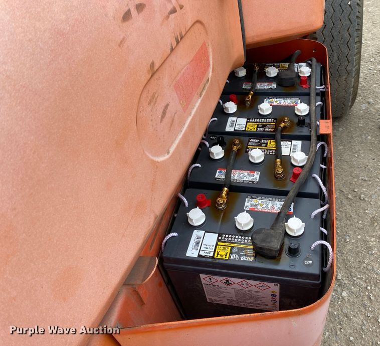 image for item DM4069 1997 JLG 35E  boom lift