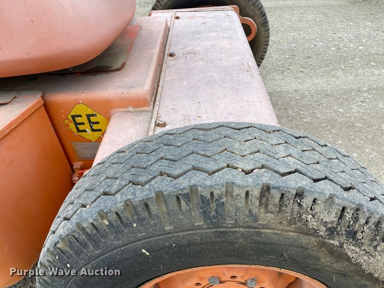 image for item DM4069 1997 JLG 35E  boom lift