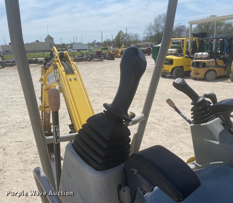 image for item DM4076 Yanmar VI017-A  mini excavator