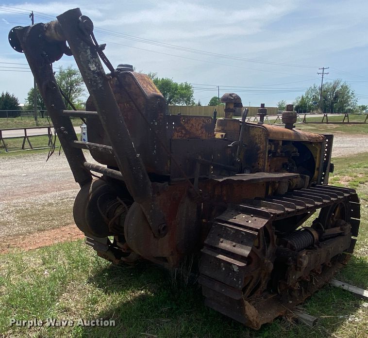 image for item DM4086 Caterpillar D2  crawler tractor