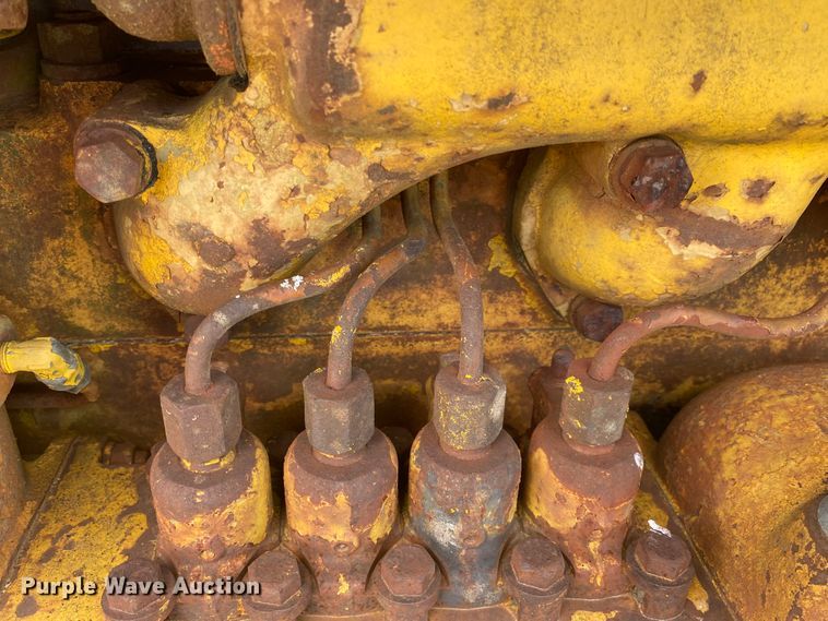 image for item DM4086 Caterpillar D2  crawler tractor