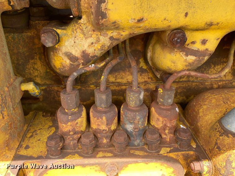 image for item DM4086 Caterpillar D2  crawler tractor