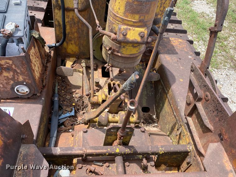 image for item DM4086 Caterpillar D2  crawler tractor