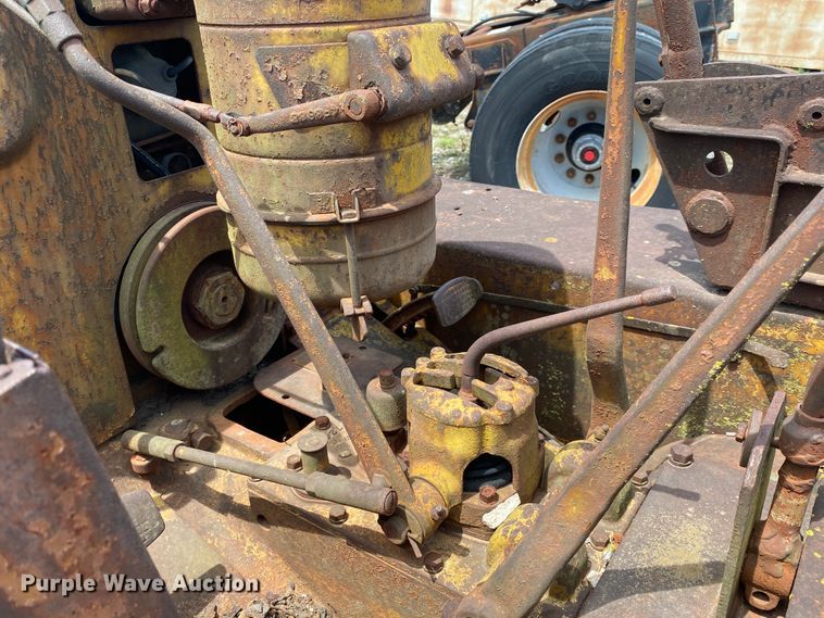 image for item DM4086 Caterpillar D2  crawler tractor