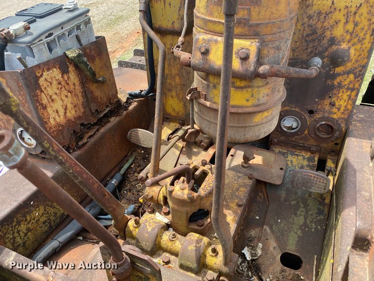 image for item DM4086 Caterpillar D2  crawler tractor