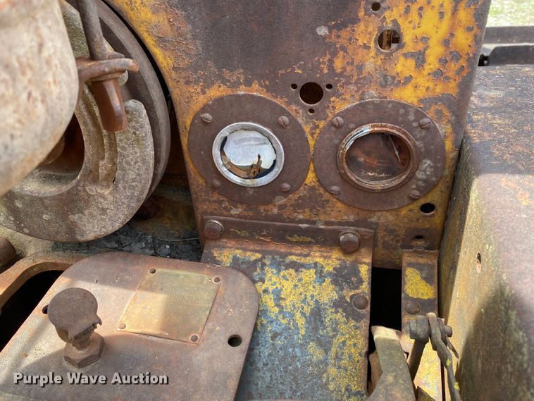 image for item DM4086 Caterpillar D2  crawler tractor