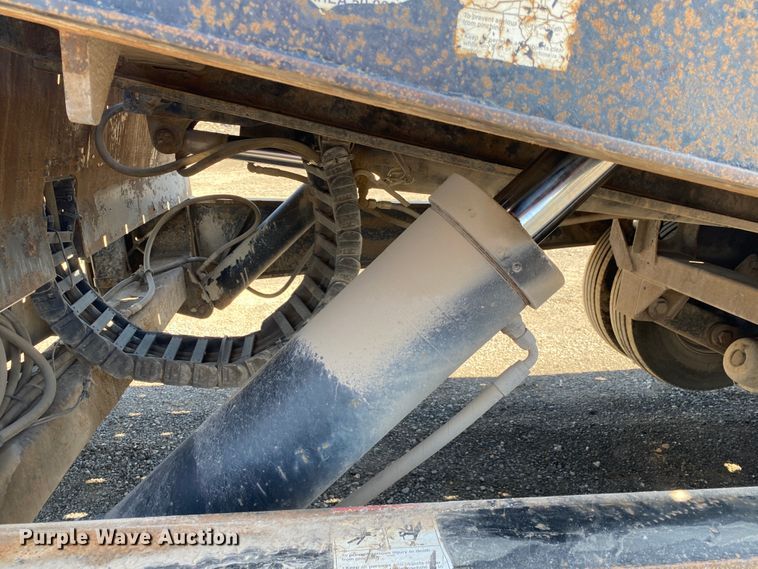 image for item DM4092 2007 Landoll  tilt deck equipment trailer