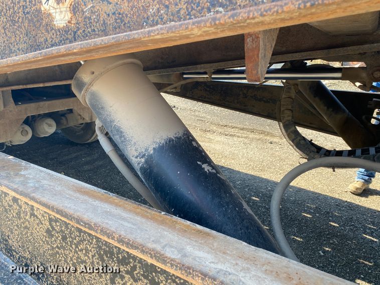 image for item DM4092 2007 Landoll  tilt deck equipment trailer