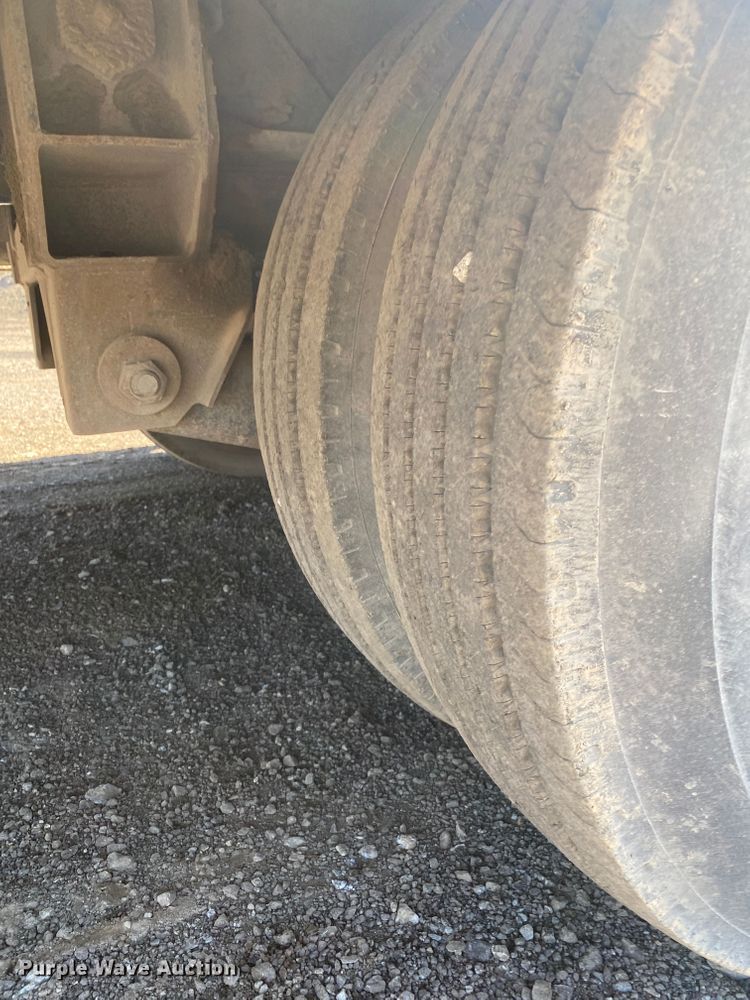 image for item DM4092 2007 Landoll  tilt deck equipment trailer