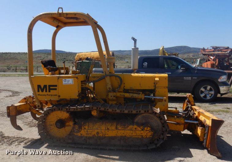 image for item DM5416 1979 Massey Ferguson MF200  dozer