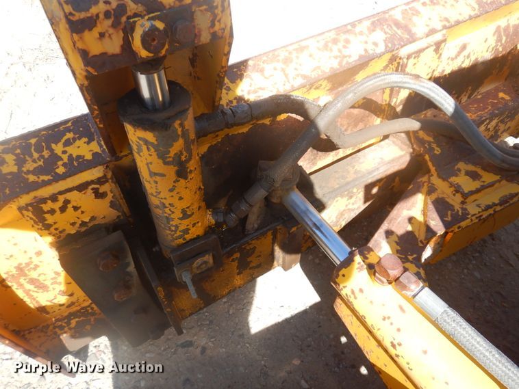 image for item DM5416 1979 Massey Ferguson MF200  dozer