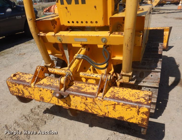 image for item DM5416 1979 Massey Ferguson MF200  dozer