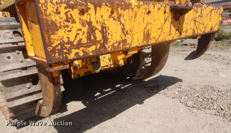 image for item DM5416 1979 Massey Ferguson MF200  dozer