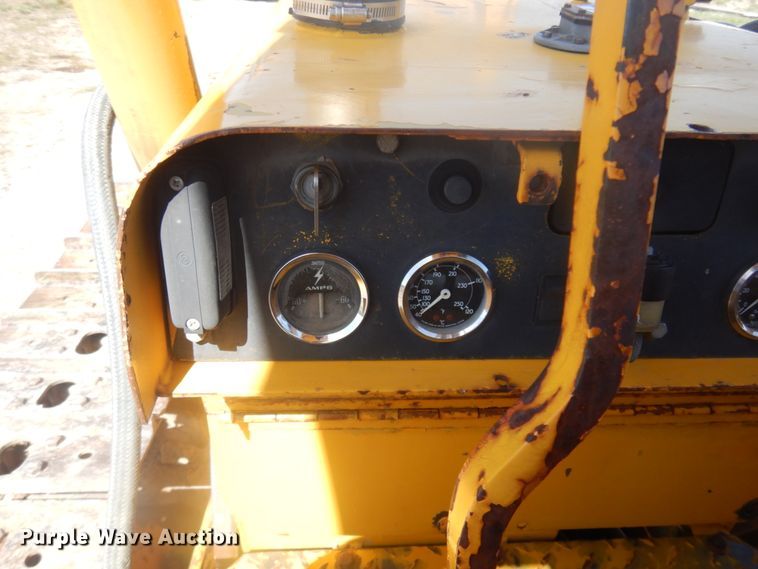 image for item DM5416 1979 Massey Ferguson MF200  dozer