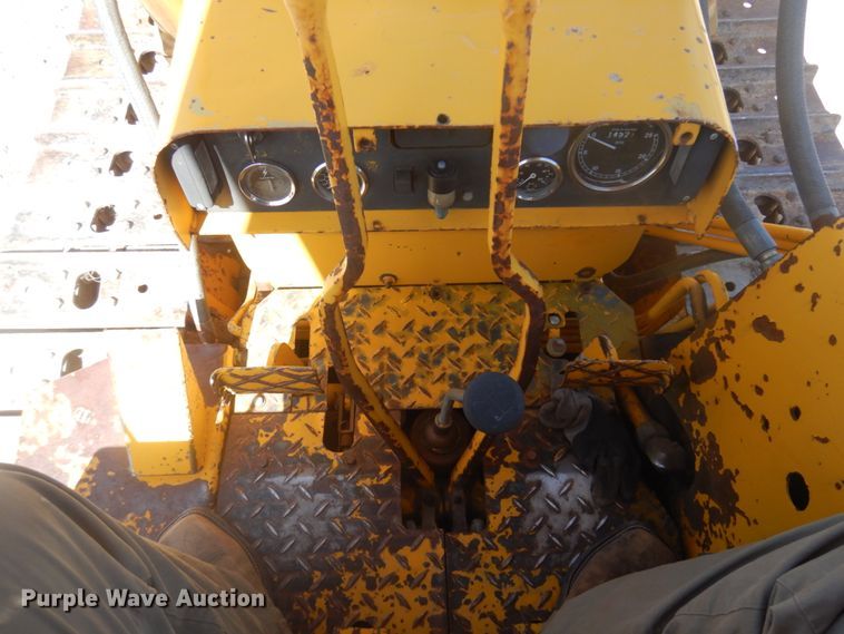 image for item DM5416 1979 Massey Ferguson MF200  dozer