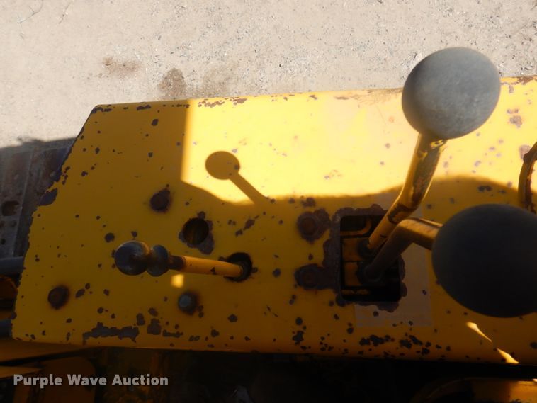 image for item DM5416 1979 Massey Ferguson MF200  dozer