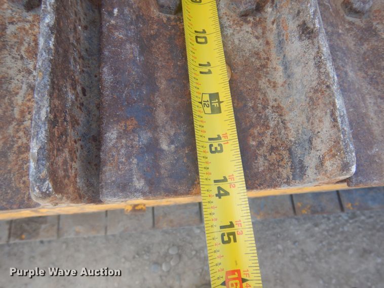 image for item DM5416 1979 Massey Ferguson MF200  dozer