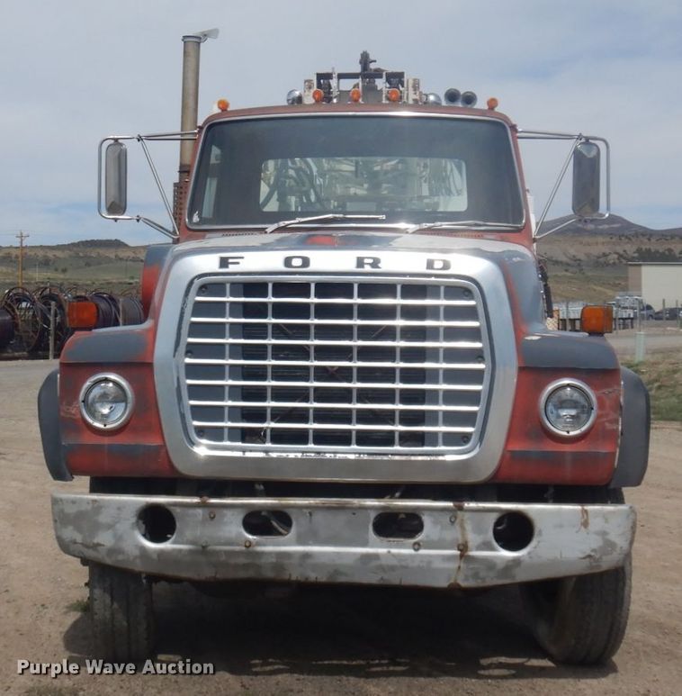 image for item DM5417 1980 Ford 8000  drilling rig truck