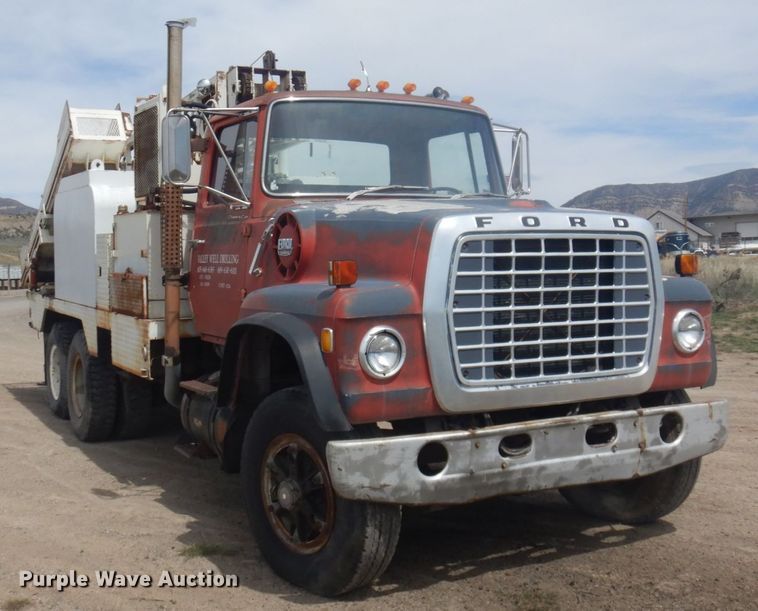 image for item DM5417 1980 Ford 8000  drilling rig truck