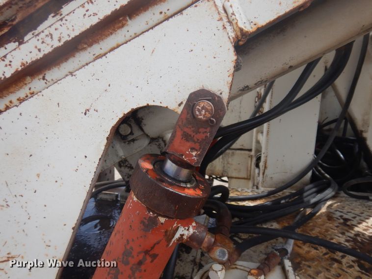 image for item DM5417 1980 Ford 8000  drilling rig truck