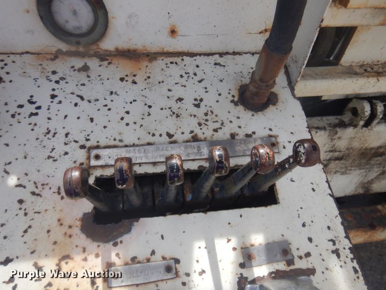 image for item DM5417 1980 Ford 8000  drilling rig truck