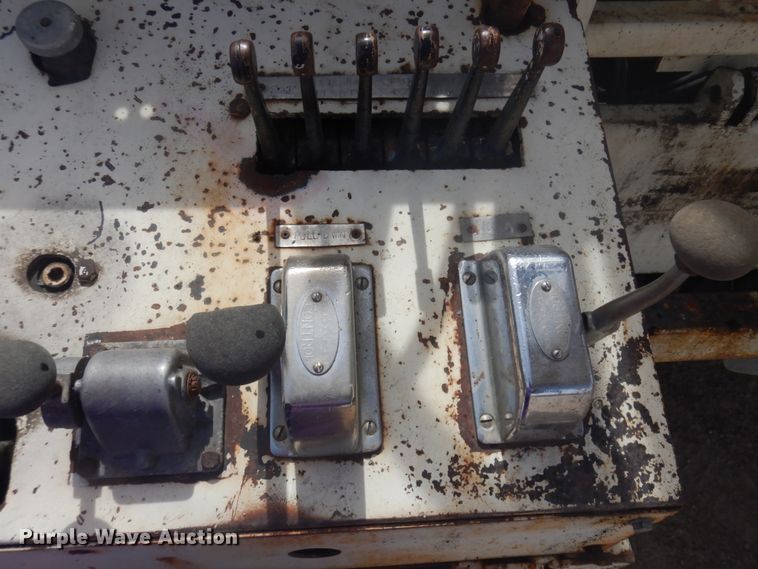 image for item DM5417 1980 Ford 8000  drilling rig truck