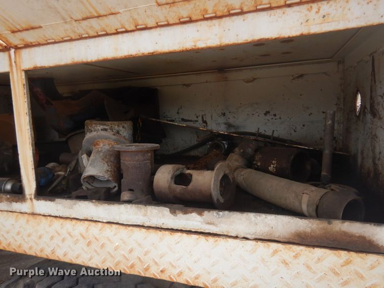 image for item DM5417 1980 Ford 8000  drilling rig truck