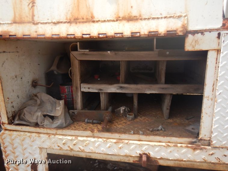 image for item DM5417 1980 Ford 8000  drilling rig truck